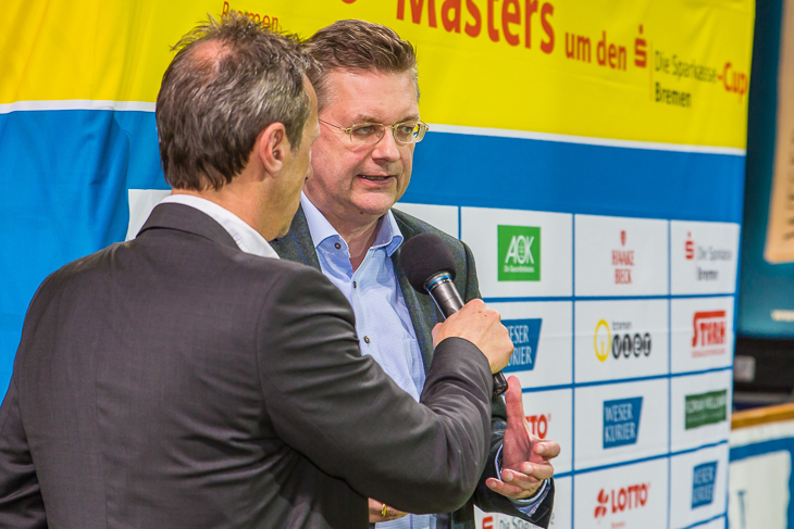 DFB-Präsident Reinhard Grindel (r.) besuchte das Turnier bereits zum zweiten Mal.