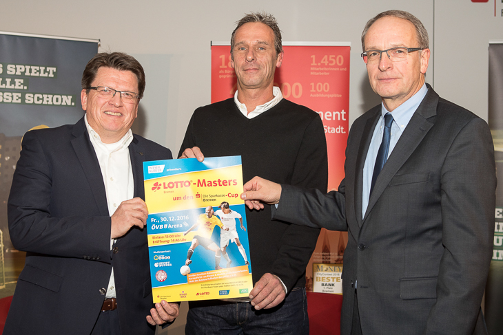 Werder-Präsident Dr. Hubertus Hess Grunewald, Moderator Heiko Neugebauer und BFV-Vizepräsident Henry Bischoff freuen sich auf den Budenzauber.