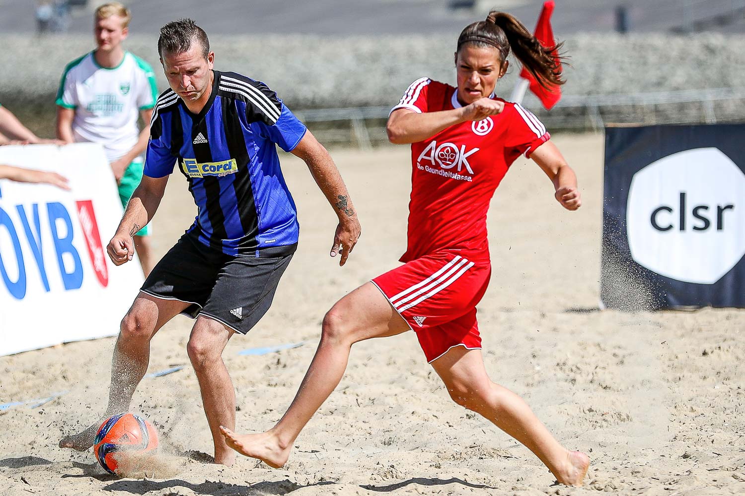 Sommer, Sonne, Strand und Ball - Das findet man nicht überall. Der AOK Beachsoccer Cup findet am 26. Juni statt. (Foto: Sven Peter)