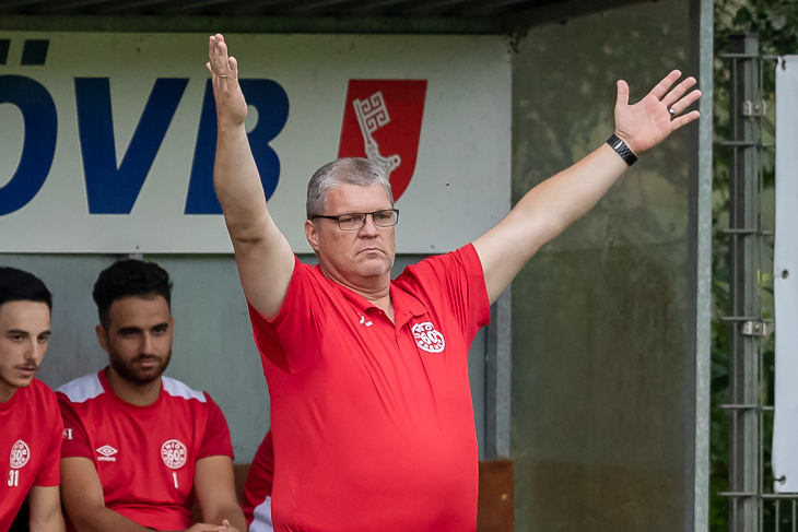 Knappe Niederlage bei der Pokal-Generalprobe: Union-Coach Frank Dahlenberg. (Foto: Oliver Baumgart)