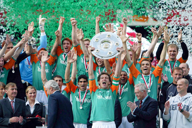 Jubel über die Deutsche Meisterschaft für den SV Werder im Double-Jahr 2004. (Foto: Andreas Rentz/Bongarts/Getty Images)