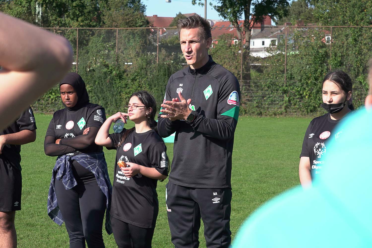 Michael Arends vom SV Werder Bremen leitete die Trainingseinheit in Findorff. (Foto: David Dischinger)