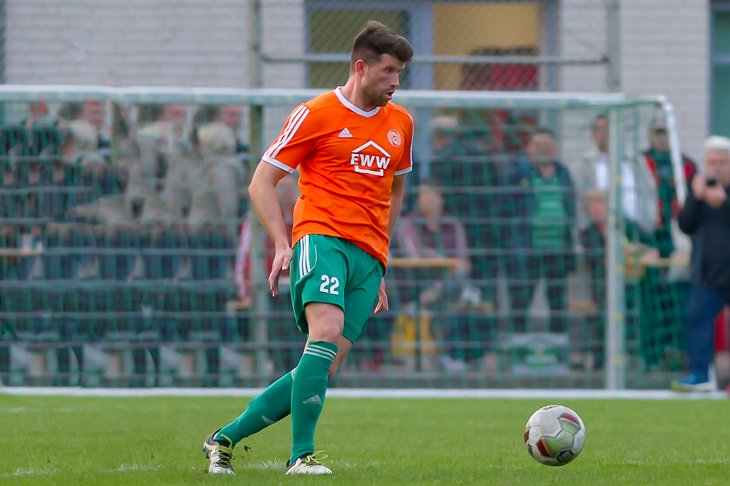 Eduard Kimmel eröffnet mit SFL Bremerhaven und dem Derby gegen die Leher TS die Saison. (Foto: Oliver Baumgart)