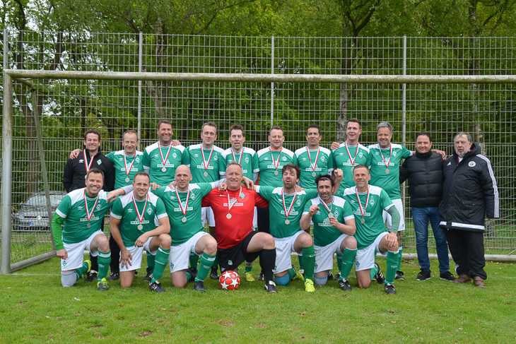 Die Ü 40-Landesmeister: Werder Bremen. (Foto: Maik Schönijahn)